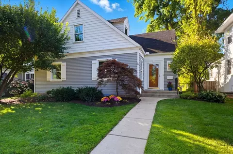 1617 Forest Ave, Wilmette, IL 60091