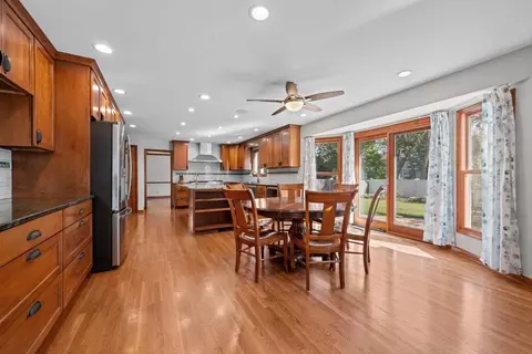 Kitchen - 2248 Aster Ct, Naperville, IL 60565 photo 7 of 7