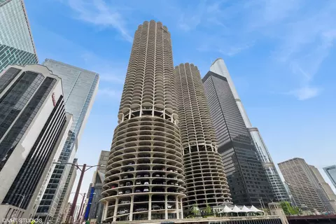 300 N State St #3205, Chicago, IL 60654