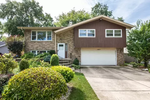 107 Janet Ave, Streamwood, IL 60107