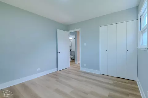 Bedroom - 2100 Martin Ln, Rolling Meadows, IL 60008 photo 2 of 3