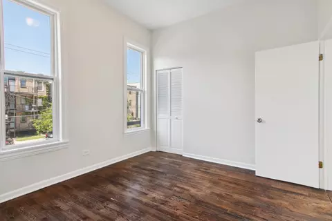 Bedroom - 4738 S Champlain Ave, Chicago, IL 60615 photo 4 of 6