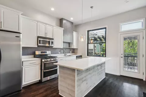 Kitchen - 4738 S Champlain Ave, Chicago, IL 60615 photo 2 of 7