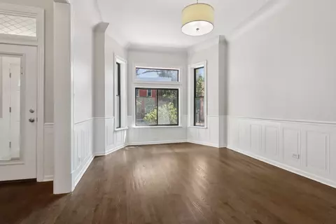 Living - 4738 S Champlain Ave, Chicago, IL 60615 photo 2 of 7