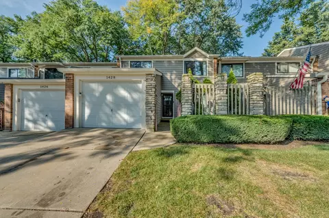 1428 N Bridgeport Dr, Mount Prospect, IL 60056