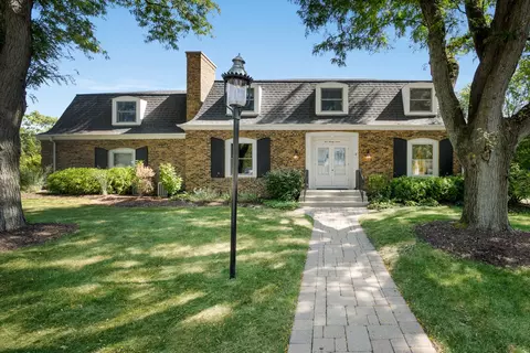 527 West Ln, Geneva, IL 60134