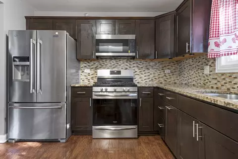 Kitchen - 217 Oriole Rd, Matteson, IL 60443 photo 2 of 2