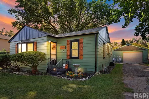 36866 N Nathan Hale Dr, Lake Villa, IL 60046