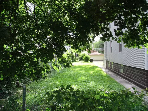 8238 S Manistee Ave, Chicago, IL 60617