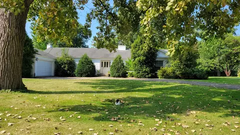 26 Windsor Dr, Oak Brook, IL 60523