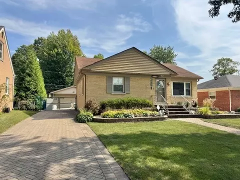 415 N Russel St, Mount Prospect, IL 60056