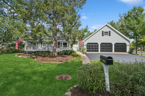 18124 W Avon Ct, Grayslake, IL 60030