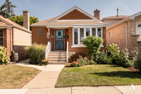 5523 S Neenah Ave, Chicago, IL 60638
