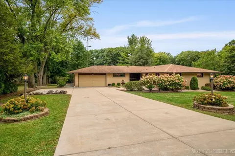 445 Chillem Dr, Batavia, IL 60510