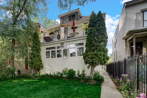 1812 W Estes Ave, Chicago, IL 60626