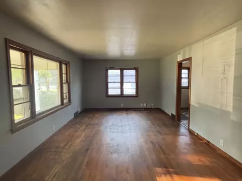 111 S Smith St, Aurora, IL 60505 photo 2
