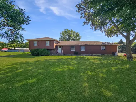 934 Vilman Rd, Plano, IL 60545