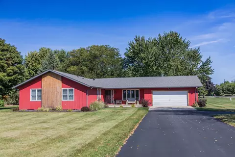 38 W530 Hopps Rd, Elgin, IL 60124