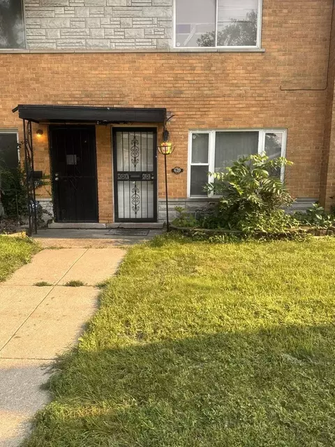 639 W 80th St, Chicago, IL 60620