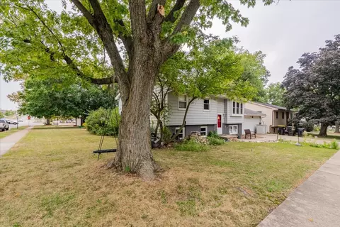 1725 Hoover Dr, Normal, IL 61761 photo 3
