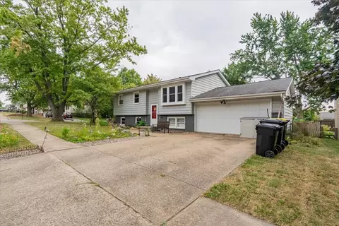 1725 Hoover Dr, Normal, IL 61761 photo 2