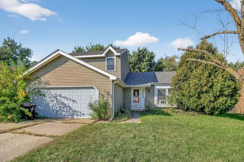 5512 Abbey Dr #1, Mchenry, IL 60050