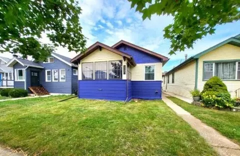 5530 W Warwick Ave, Chicago, IL 60641