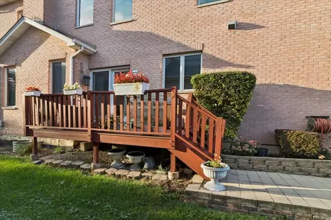 Exterior - 238 Hillcrest Ave, Addison, IL 60101 photo 4 of 5