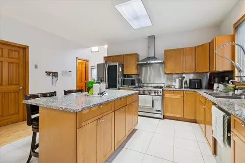 Kitchen - 238 Hillcrest Ave, Addison, IL 60101 photo 3 of 3