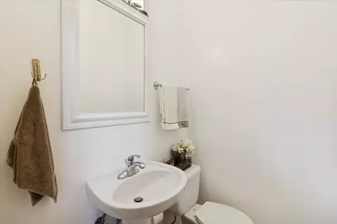 Bath - 238 Hillcrest Ave, Addison, IL 60101 photo 1 of 5