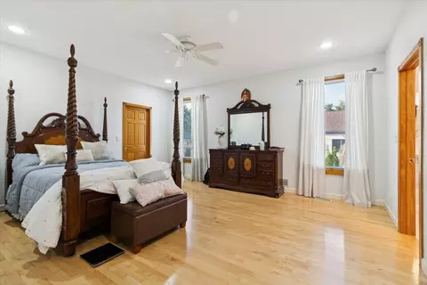 Bedroom - 238 Hillcrest Ave, Addison, IL 60101 photo 1 of 6