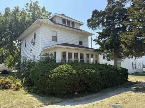 1210 Lincoln Ave, Rochelle, IL 61068