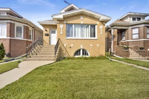 7807 W Cressett Dr W, Elmwood Park, IL 60707