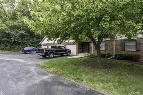 1677 W Beach Rd #1677, Waukegan, IL 60087