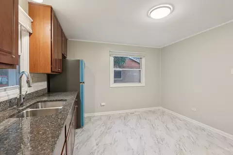 Kitchen - 15364 Afton Ave, Markham, IL 60428 photo 3 of 3