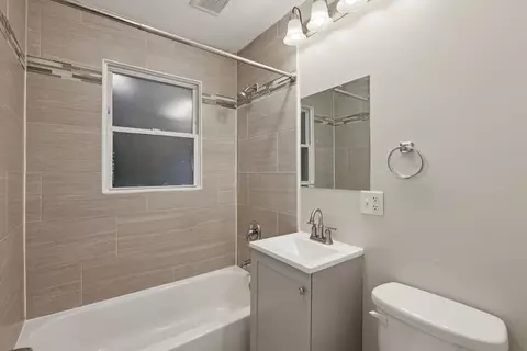 Bath - 15364 Afton Ave, Markham, IL 60428 photo 1 of 1