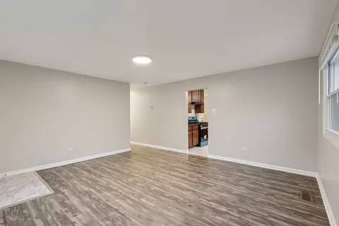 Living - 15364 Afton Ave, Markham, IL 60428 photo 3 of 3