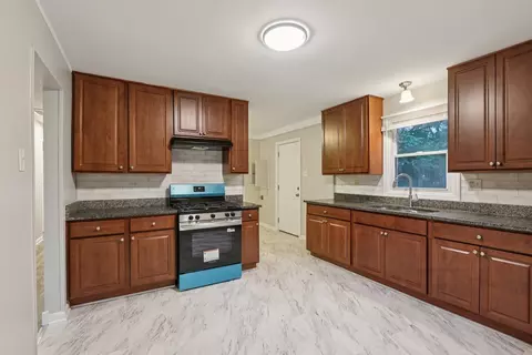 Kitchen - 15364 Afton Ave, Markham, IL 60428 photo 2 of 3