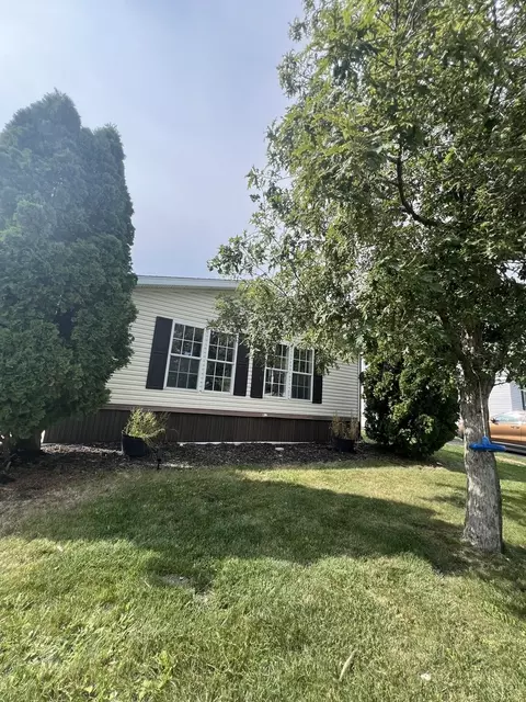 10 Swallow Ln, Beecher, IL 60401 photo 2