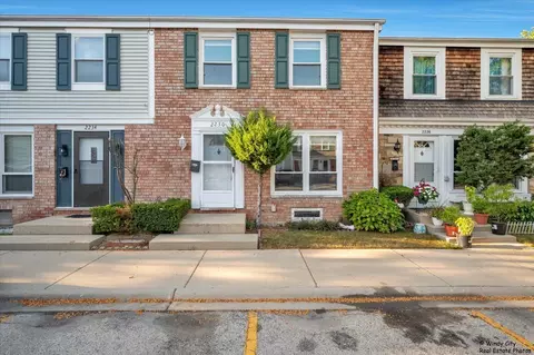 2230 Stratham Pl, Hoffman Estates, IL 60169