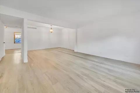 Living - 2230 Stratham Pl, Hoffman Estates, IL 60169 photo 2 of 3