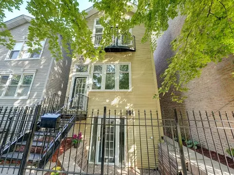 2340 W Moffat St, Chicago, IL 60647