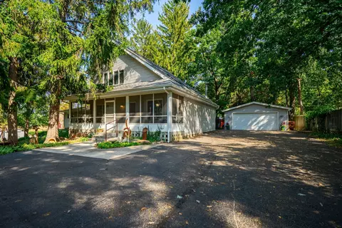 9649 Beaver Valley Rd, Belvidere, IL 61008