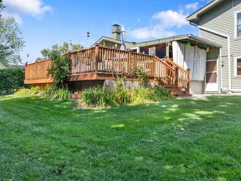 Exterior - 1045 Nottingham Ln, Hoffman Estates, IL 60169 photo 5 of 7