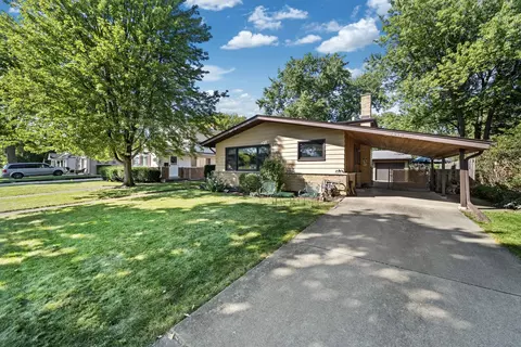 1814 Illinois Rd, Northbrook, IL 60062