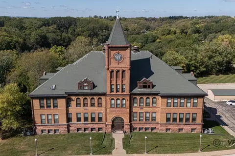 411 S Prospect St #210, Galena, IL 61036