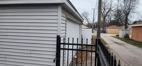 14909 Martin Luther King Jr Dr, Dolton, IL 60419 photo 9