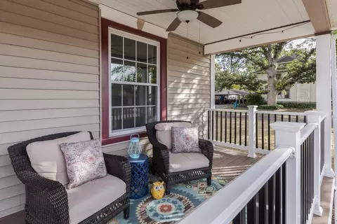 Exterior - 597 E 3rd St, El Paso, IL 61738 photo 5 of 6