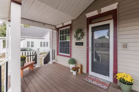 Exterior - 597 E 3rd St, El Paso, IL 61738 photo 4 of 6