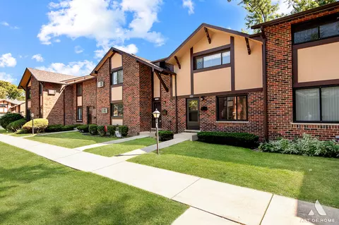 1 S209 Stratford Ln, Villa Park, IL 60181